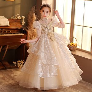 2024 Princess Flower Girls Pageant Gowns Applique à manches longues Robes de petite fille pour cristaux de mariage