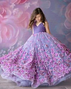 2024 Vestidos de niña de flores púrpura para bodas V Corietos de espagueti de cuello Papas Apliques Beads Vagado de pelota Tulle Tul Girls Vestido de concurso para niños Vestidos de comunión Flores hechas a mano