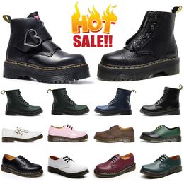 2024 Qualit Dr Martennes Designer Boots Woman Designer Chaussures Hiver Femmes Black Luxury Bottes en cuir classique Mentille Jouens Facers Trainers High Top Sneakers