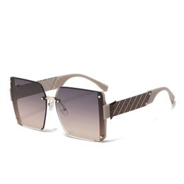 2024 Rechthoekige zonnebril voor dames Mode Frameloze vierkante bril voor heren Ultralichte brillen Unisex Mixkleur