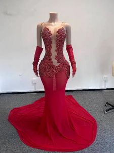 2024 Robes de bal de diamand rouges avec des golves sheer cou cristal sirène robes de fête longues tenues anniversaire vestidos de gala