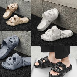 2024 Pâtres squelettes résistantes Mems Chaussures Sandales Sandales Gai de créateurs sans glissement
