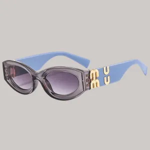 2024 Rétro Mui Lunettes de soleil Designer Feuille Cat Eye Lunettes de soleil Plage Voyage Femmes Mode Goggle Smu09ws UV400 Protection polarisée en option multicolore fa0104 E4