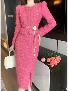 2024 Rose-Pink Suit dames mode casual pak jassensplit midden rok pak licht luxe kleine geur tweed tweedelige set 240329