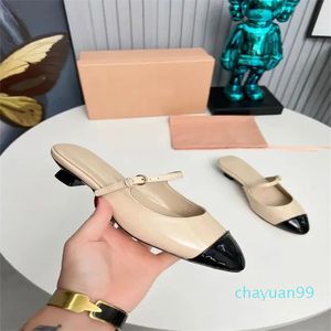 2024 Sandales à talons bas en fourrure pour femmes à tête ronde avec robe de couleur assortie, chaussures de danse de fête étincelantes adaptées aux chaussures d'été et de printemps à la mode