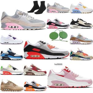 2024 Chaussures de course Homme Baskets Baskets Triple Noir Blanc Infrarouge Saint Valentin Gris Brouillard Shimmer Polka Laser Bleu Bacon Unc Rose Oxford Cargo