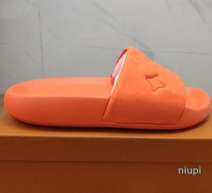 2024 Sandalen Mannen schuift sandaalontwerper aan het water van de topkwaliteit
