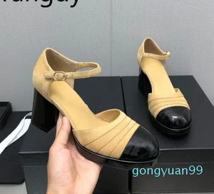 2024 sandalen vrouwen schoenen natuurlijke koe suede hoge hakken mary janes pumps geplooide ontwerper ontwerper buckle riem zapatillas mujer