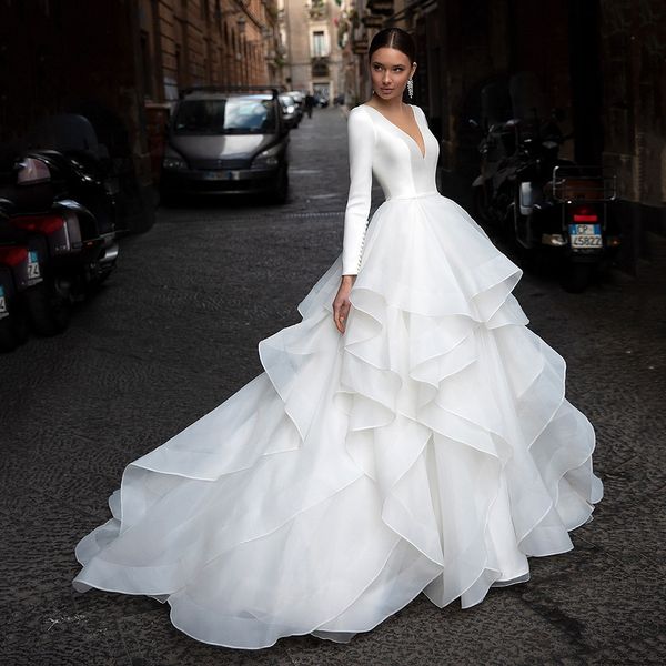 2024 Vestidos de novia de satén Vestidos de novia Sexy Mangas largas de encaje Lentejuelas Robe de Mariage Hecho a mano Cuello transparente Vestido de novia Vestido de fiesta Matrimonio para Nigeria Mujeres negras