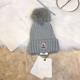 2024 Sjaals Sets Hoeden Muts/skull Caps Designer Monclle Beanie Cap Heren en Dames Casual Herfst/winter Premium 100% Wol Gebreide Muts Hairbal