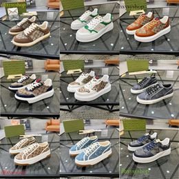 2024 Sneakers Sneakers Chaussures de créateurs Gussie pour les femmes Crystal Femme's Trainer Sneaker Top Brandage Fashion Retro Retro Dirty Leather Men's High Quality