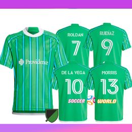 2024 Seattle Sounders FC Jerseys de la Vega 24 25 Roldan Home Arreaga Atencio Ruidiaz Morris Musovski Vargas Men Fans Versión de los hombres Camisas de fútbol de niños Uniformes