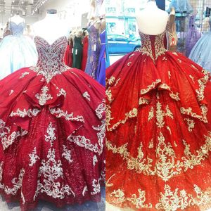 2024 Sexy Dark Red Quinceanera Jurken Gold Lace Appliques Crystal kralen Sweetheart Corset Back Ruffles Sweep Train Ball Jurk Party Prom avondjurken