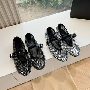 2024 Sexy platte schapenvacht leer dame hakken sandalen schoenen ballet ronde teen hol uit buckle zomer Europa en Amerika de catwalk slip-on net maat 35-43 riem