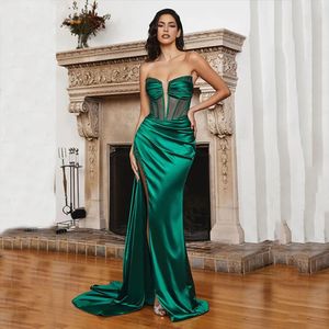 2024 Vestido de fiesta de noche verde atractivo Cuello en V Ilusión Sirena Lado alto Dividir Rebordear Vestidos formales Robe De Soiree Vestidos De Noche