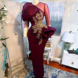 2024 Robes de bal sexy bijou cou bordeaux illusion perles de cristal d'or 3/4 manches longues gaine grande taille satin longueur de plancher robes de soirée avec grand arc