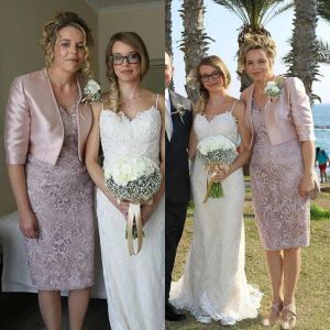 2024 Vestido de madre de la novia hasta la rodilla con chaqueta Vestido de invitados de boda de encaje elegante Cuello en V Sin mangas Novio Vestidos para madres