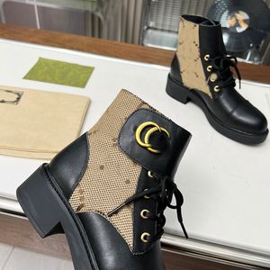 2024 zapatos botas de diseñador para mujer Martines botas de lujo clásico metal letra impresión signo botines cuero de vaca interior anti diapositivas suela gruesa marca famosa botines de mujer