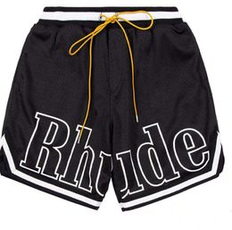 2024 Shorts Rhude Mens Capsule Zomerstrandbroek Mesh Materiaal Ademend zweet losse fitness Basketbal kort 9985es