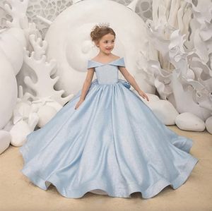 2024 Sky Blue Satin Flower Girl Robes Off épaule Luxury Puffy Kids Birthday Communion Robe avec Big Bow Back Princess Prom Party Gowns Baby Toddler Pageant Robe