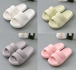 2024 Sandales Sandales Slipper Sandale Slipper Phantom Black Summer Home confortable Soupes souples