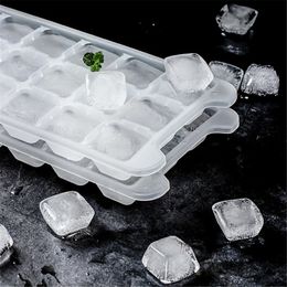 2024 Caja de molde de cubito de hielo pequeño con tapa Squit Fruits Popsicle Maker Moldes Bandeja Helado Herramienta de bricolaje Accesorios de refrigerador de cocina para hielo