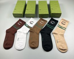 2024 Sokslippers designer sokken voor heren enkelsokken katoen materiaal ondergoed sportpatroon katoen mode casual geschikt voor lente herfst seizoenen