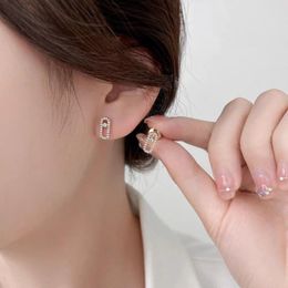 2024 Corée du Sud S925 Boucles d'oreilles en zircon en argent sterling pour femmes plus petites exquises simples 2023 Nouveaux bijoux de charme de mode populaires