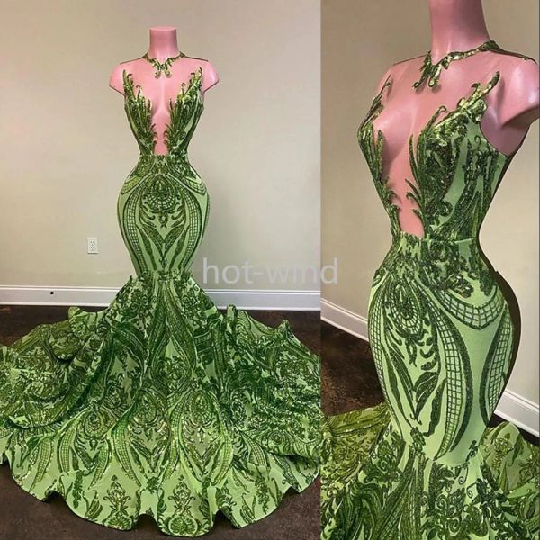 2024 Lentejuelas brillantes Sirena verde oliva Vestidos de fiesta africanos Chicas negras Joya con cuello Ilusión Vestido largo de graduación Tallas grandes Vestidos de noche formales con lentejuelas