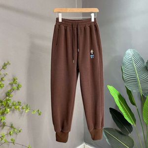 2024 Lente en Herfst Nieuwe Kleine Beer Borduren Boutique Veelzijdige Losse Casual Tie Voeten Dunne Sport Katoenen Broek Dames Instagram