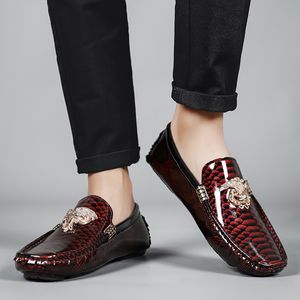 Mocassins en PU pour hommes, ensemble de pieds, couleur unie, tête ronde, talon bas, tendance, chaussures d'affaires décontractées, nouvelle collection printemps et automne 2024