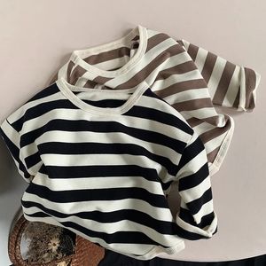 2024 Printemps Autumn Enfants T-shirt décontracté Kids Enviens T-shirts Striped T-SEE Coton Boys Filles à manches longues Tops Baby Clothes 240425