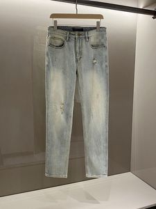 Jeans pour hommes, pantalon crayon Long légèrement délavé, imprimé brodé, fermeture éclair, printemps-automne 2024, WCNZ034