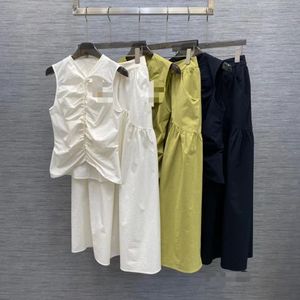 2024 Spring zwart/witte dames twee stukken jurk designer Mouwloze geplooide vrouwelijke tops en lange rokken set 4157