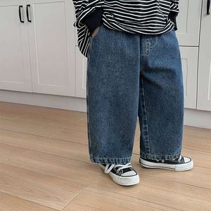 2024 Spring Kinderen Solid Color Straight Jeans Boys Losse All-match casual denim broek L2405