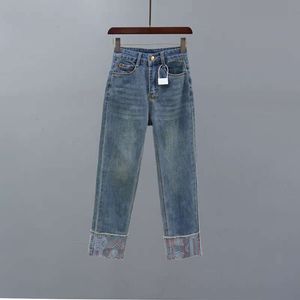 2024 Lente Nieuwe Jeans Met Rechte Pijpen Voor Vrouwen Europese Goederen Gedrukt Gesplitst Veelzijdige Slim Fit Negen Punt pijp Broek Merk