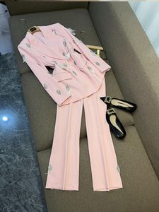 2024 Printemps Rose / Bleu Strass Deux Pièces Pantalons Ensembles Manches Longues Revers Encoché Perles Blazers Haut + Pantalon Long Ensemble Deux Pièces Costumes M4M213654