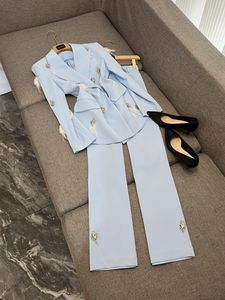 2024 Printemps Rose / Bleu Couleur Unie Plume Deux Pièces Pantalons Ensembles Manches Longues Revers Encoché Perles Blazers Haut + Pantalon Long Ensemble Deux Pièces Costumes M4M213654