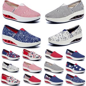 2024 Spring Summer Border Tourism Tourism Outdoor Spring Womens Chaussures Étudiant Gai Canvas Chaussures Chaussures Lazy Chaussures minimalistes Polylople Shake Shoes 36-40 69