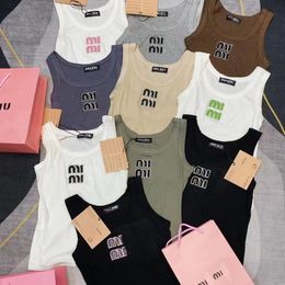 2024 printemps/été nouveau diamant incrusté lettre tricoté gilet ajusté tricoté débardeur suspendu pour les filles avec un haut sans manches d'âge réduit designer tank top