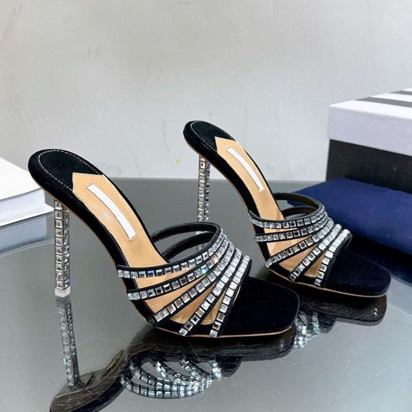 2024 Spring/Summer Nuevo estilo Water Diamond Heel con cabeza cuadrada, tacón delgado, dedo abierto, cinturón de una línea, espalda sandalias para mujeres vacías