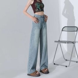 2024 Printemps / été Nouveau conception de poche arrière à glissière à la mode avec un jean à jambe large Femmes