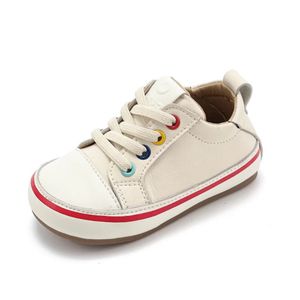 2024 Springautumn Babyschoenen Lederen Toddler Boys Barefoot Shoe Soft Sole Girls Outdoor Tennis Fashion Little Kids Sneakers 240411
