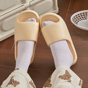 2024 Pise la mierda Summer Ladies Indoor Home Home zapatillas de baño antideslizantes silenciosas