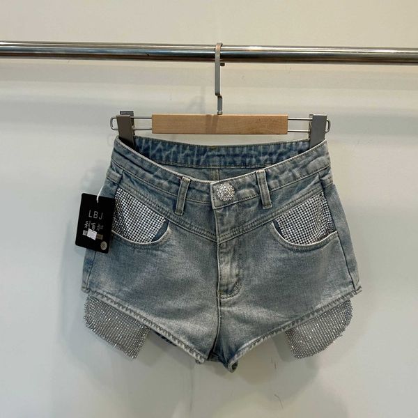 2024 Street Spicy Girl Metal Diamond Pocket exposé 3/4 short en jean pour femmes