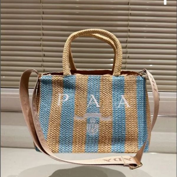 2024 bolsas de paja de rayas diseñadora mujer de crochet bolso bolso de bolso de verano bolso bolso bolso de hombro triángulo