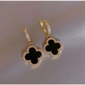 2024 Stud Designer Boucles d'oreilles Trèfle à quatre feuilles Boucle d'oreille pour femmes Senior Classique Petit vent parfumé Boucles d'oreilles New Clover Ear Ring Gold Light Luxury Flash Mens