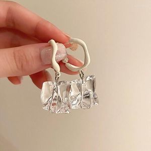 2024 Stud oorbellen C Vorm hanger en transparante acryl oorrel Zuid -Koreaanse stijl modieuze zoete elegante ms sieraden groothandel oorbellen voor vrouwen