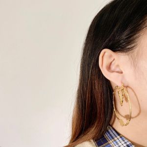 2024 Boucles d'oreilles Femmes Gold Ear Designer Diomand Mode Orecchini Lettres Boucle d'oreille Cadeau de fête de mariage Motif de vigne de fleur en relief.