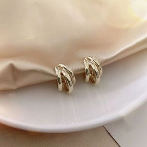 2024 Stud Stud Moxi Metallic Mosquito Coil Ear Clip zonder piercing oorbellen Geavanceerd Sense Simple Temperament Ear Buckle Oorring vrouwelijke oorbellen clip oorbellen